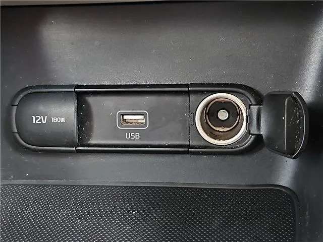 Used 2021 Snow White Pearl KIA LX Front-wheel Drive image 17