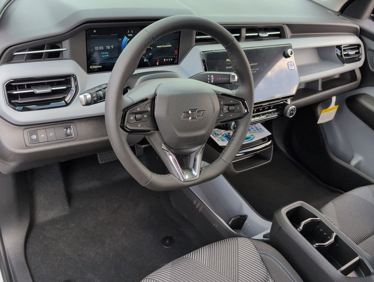 New 2027 Summit White Chevrolet LT image 10