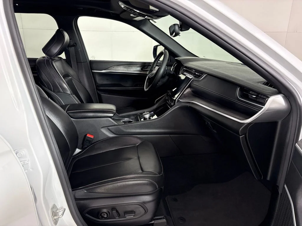 Used 2024 White Jeep 4xe image 16
