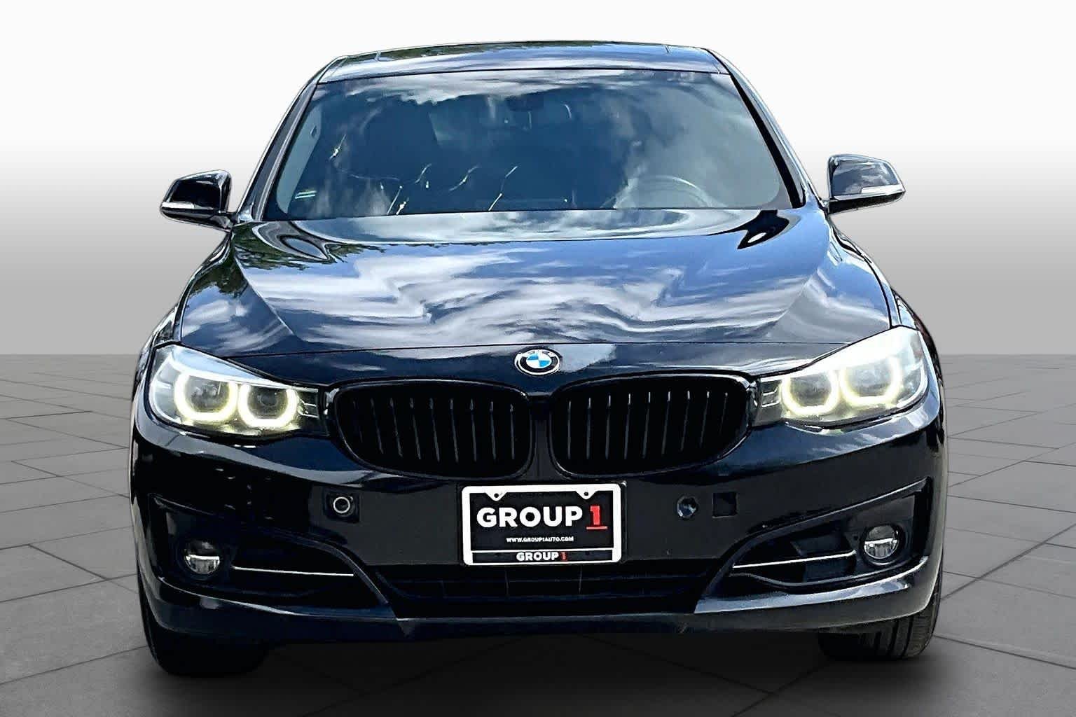 Used 2018 Black Sapphire Metallic BMW 330i xDrive image 3