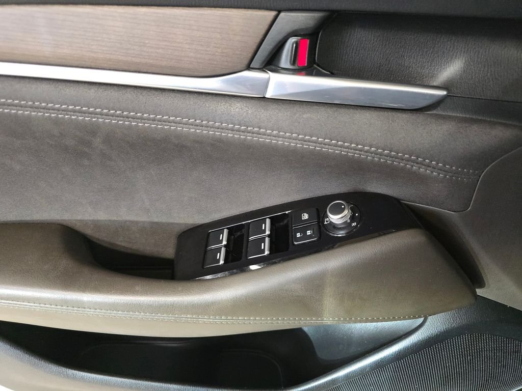 Used 2020 Gray Mazda Signature image 28