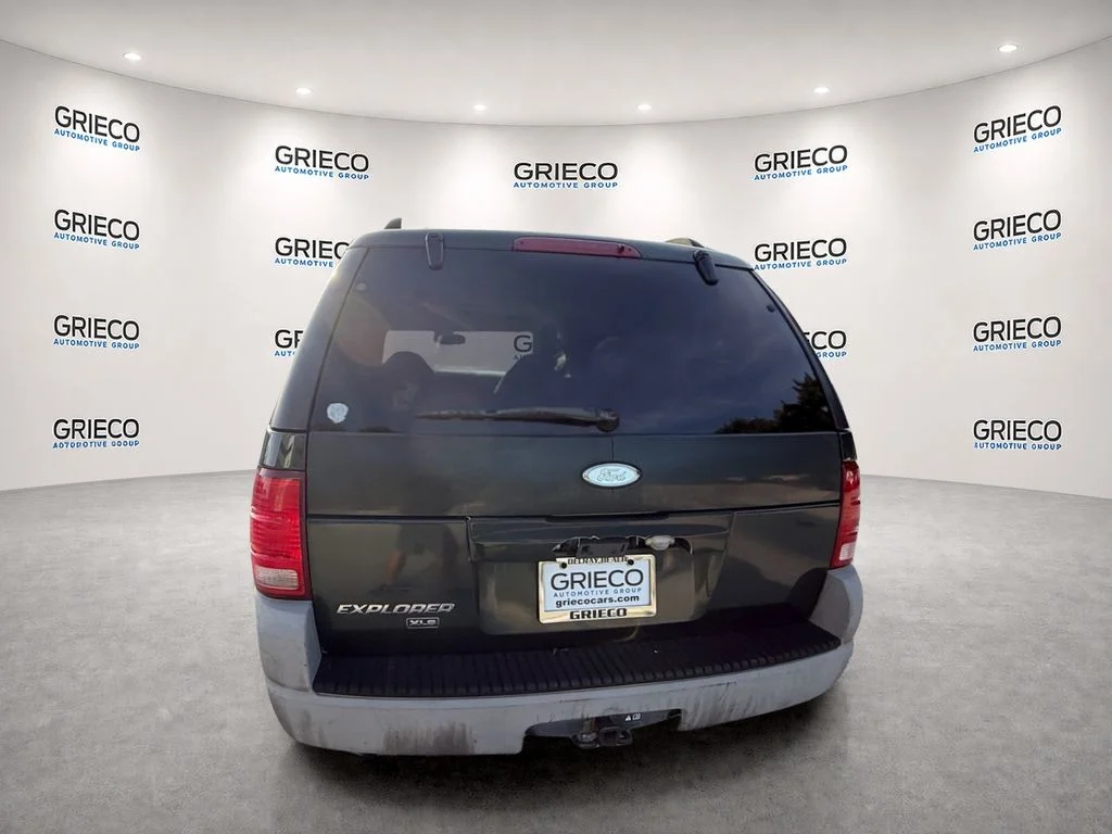 Used 2002  Ford XLS image 6