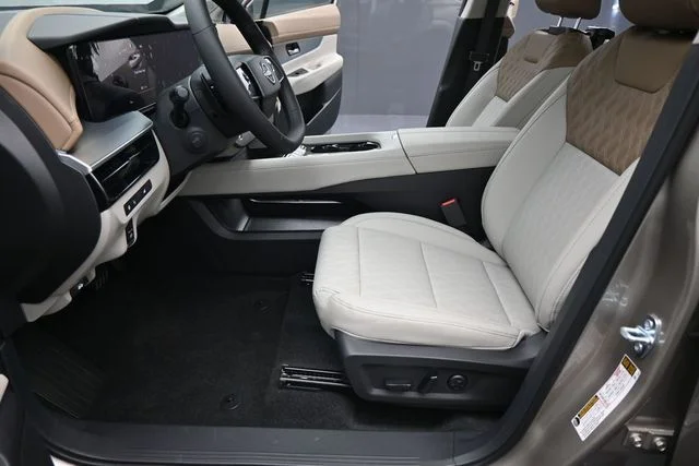 New 2026 Gold Nissan Platinum image 30