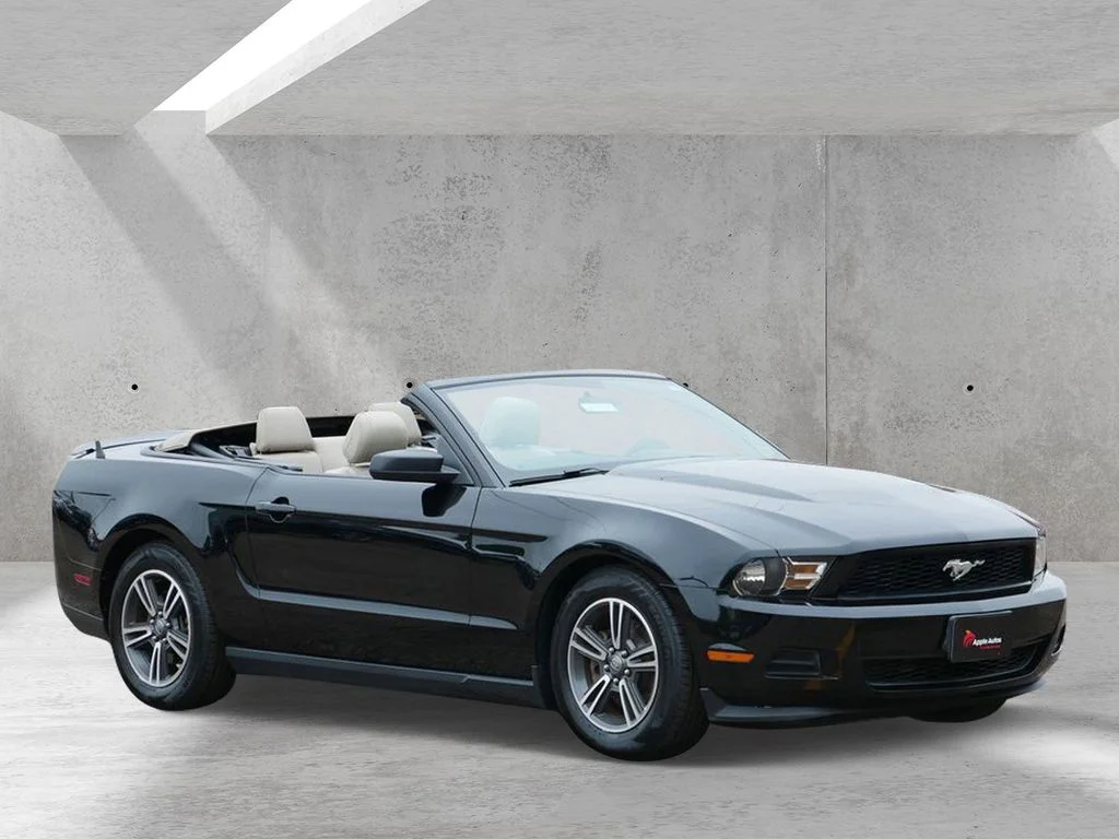 2012 Ford Mustang V6 Premium's photo