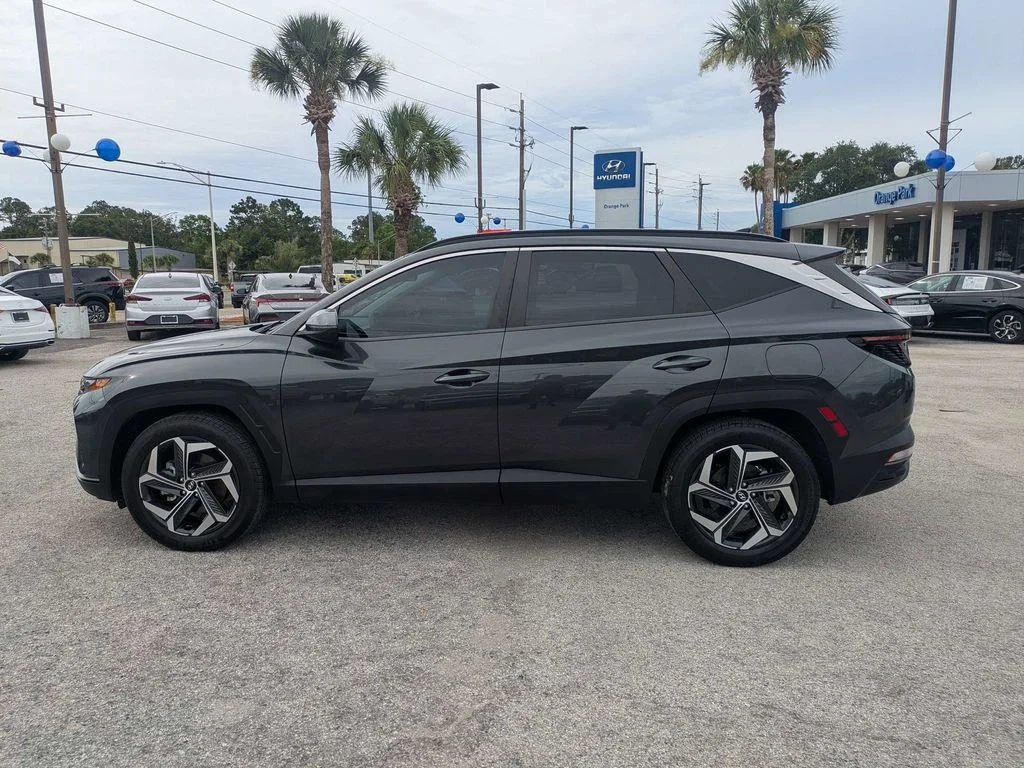 Used 2022 Gray Hyundai SEL image 6