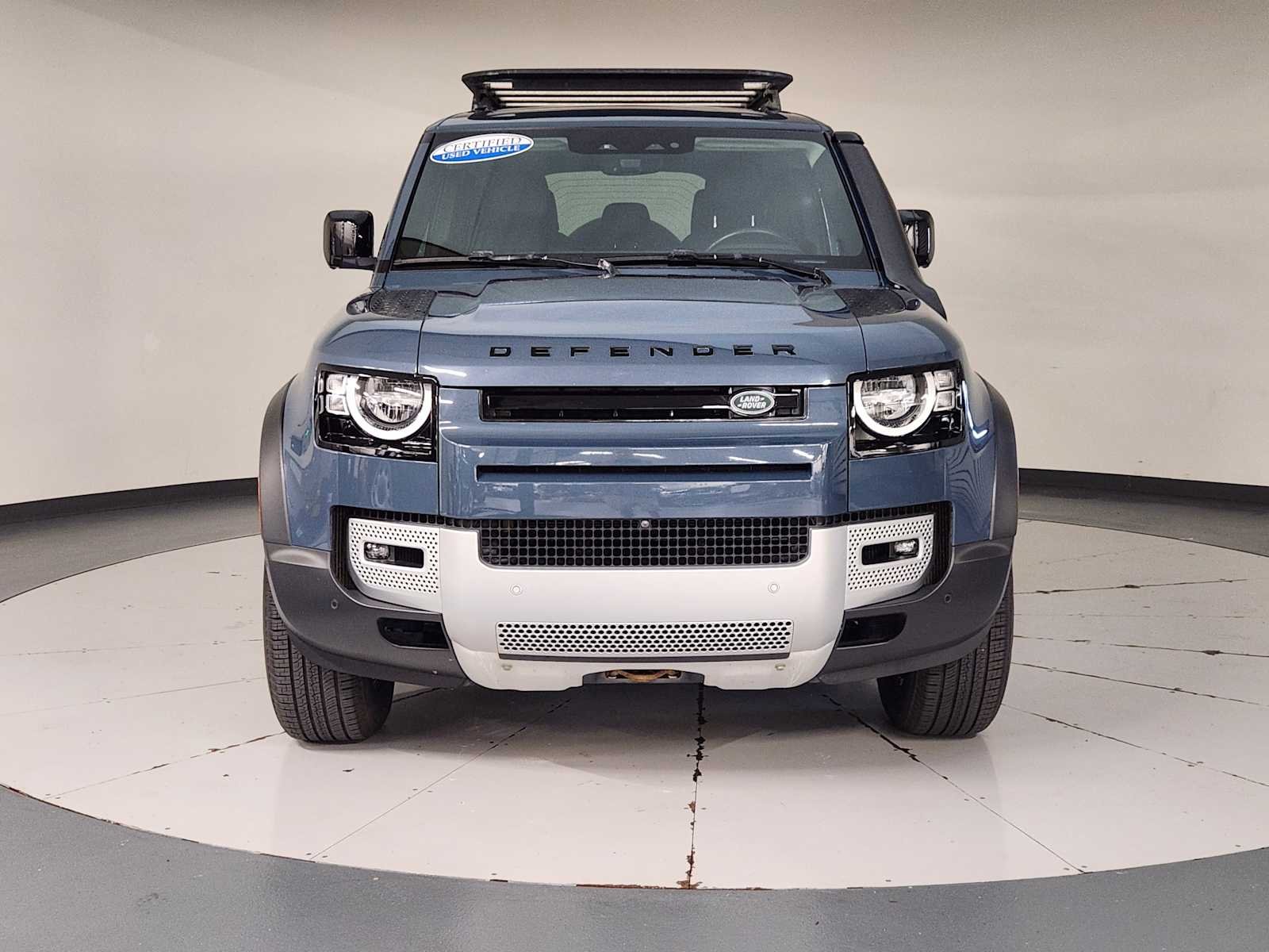 Used 2023 Tasman Blue Metallic Land Rover S image 9