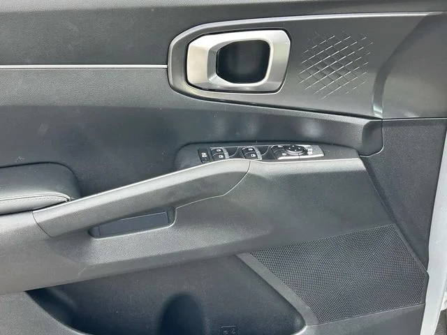 Used 2021 Silver Kia S image 12