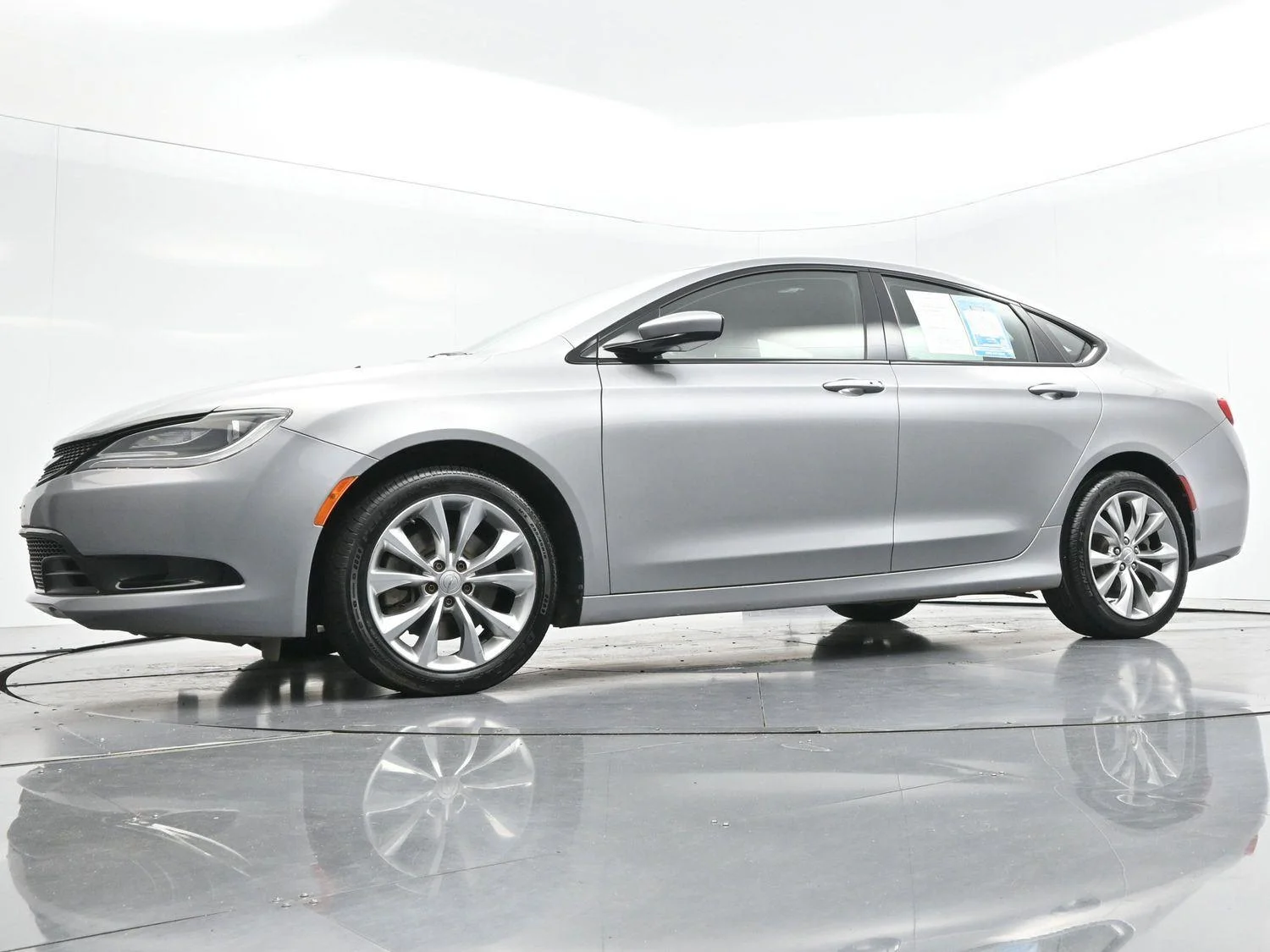 Used 2015 Billet Silver Metallic Clearcoat Chrysler S image 44