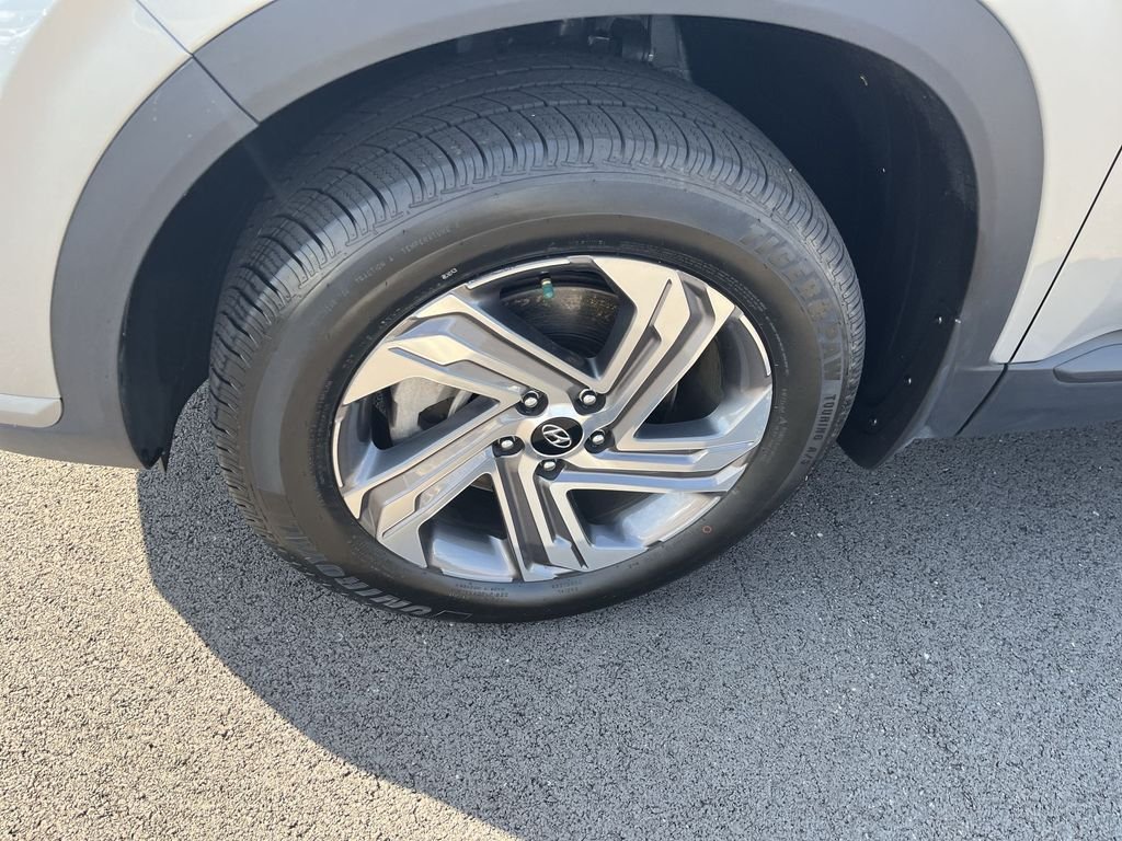 Used 2023 Silver Hyundai SEL image 10