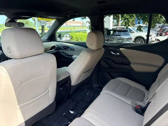 Used 2022 White Chevrolet LS image 13