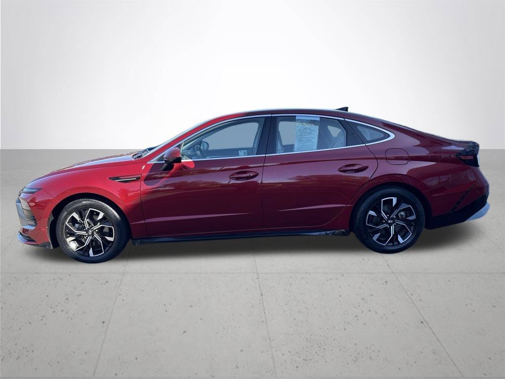 Used 2024 Red Hyundai SEL image 10