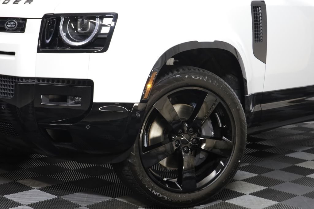 New 2026 Fuji White LAND ROVER X-Dynamic SE image 4