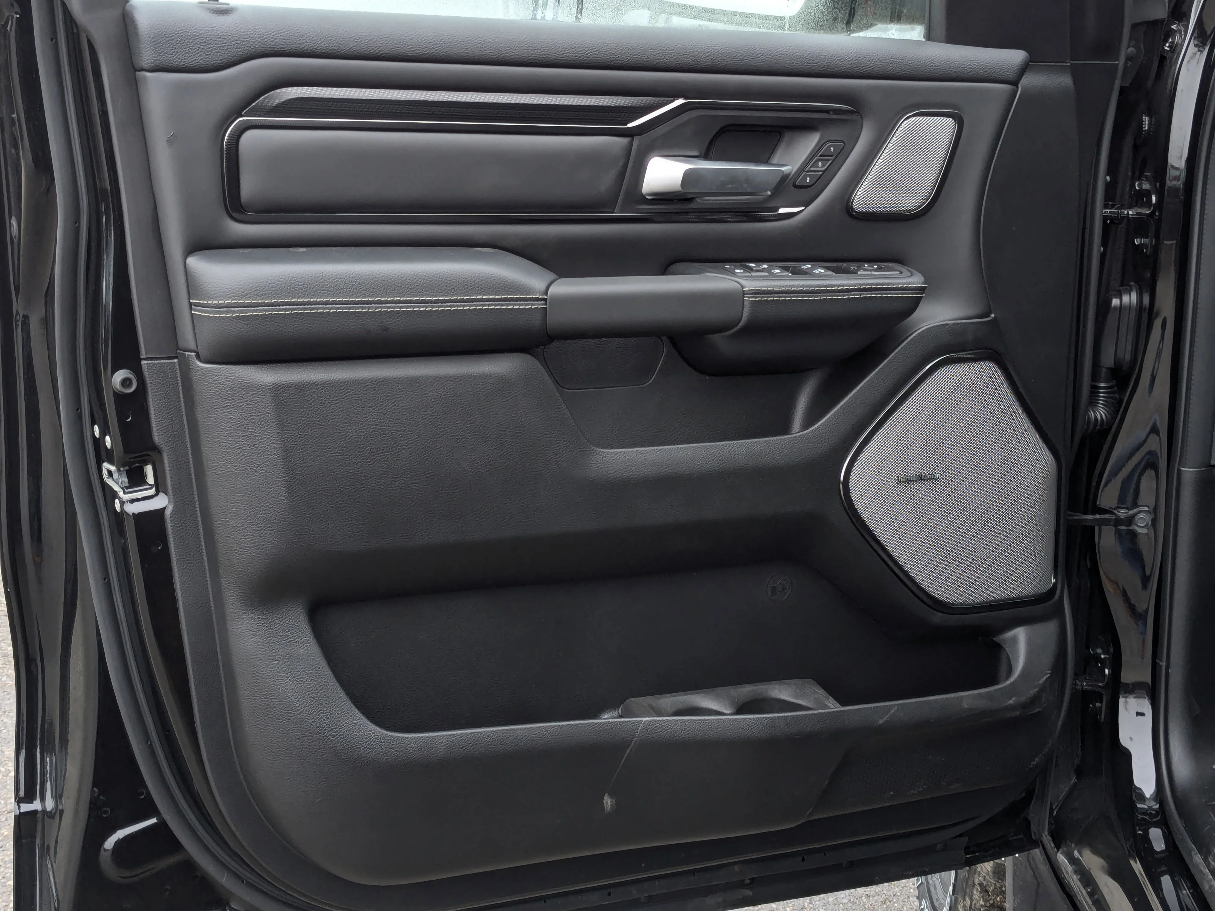 New 2026 Black RAM Sport - - Level 1 Equip Grp - Dual?Pane Panoramic Sunroof - Leather?Faced Bucket Seats - 5.7L image 12