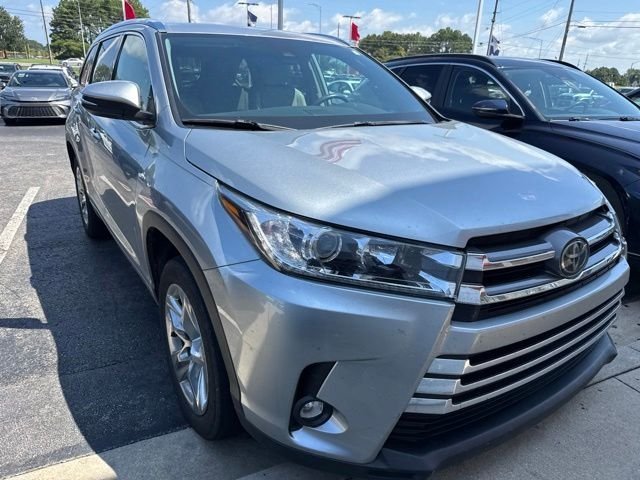 Used 2019 Silver Toyota Limited image 10