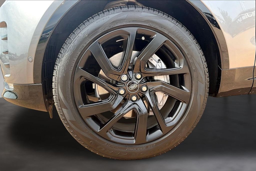 Certified Used 2025 Eiger Gray Metallic Land Rover Dynamic SE image 8