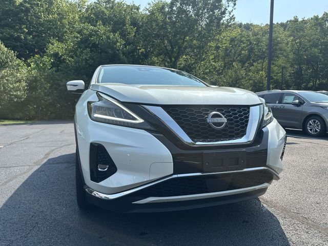 Used 2023 White Nissan SL image 11