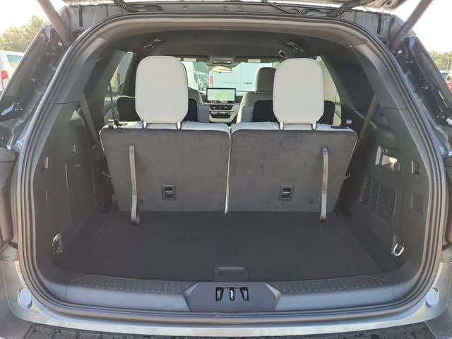 New 2027 Gray Metallic Ford Active image 10