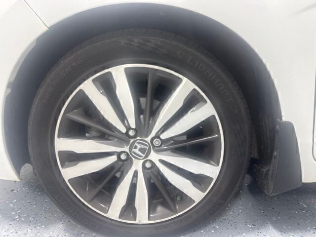 Used 2016 White Honda EX image 11