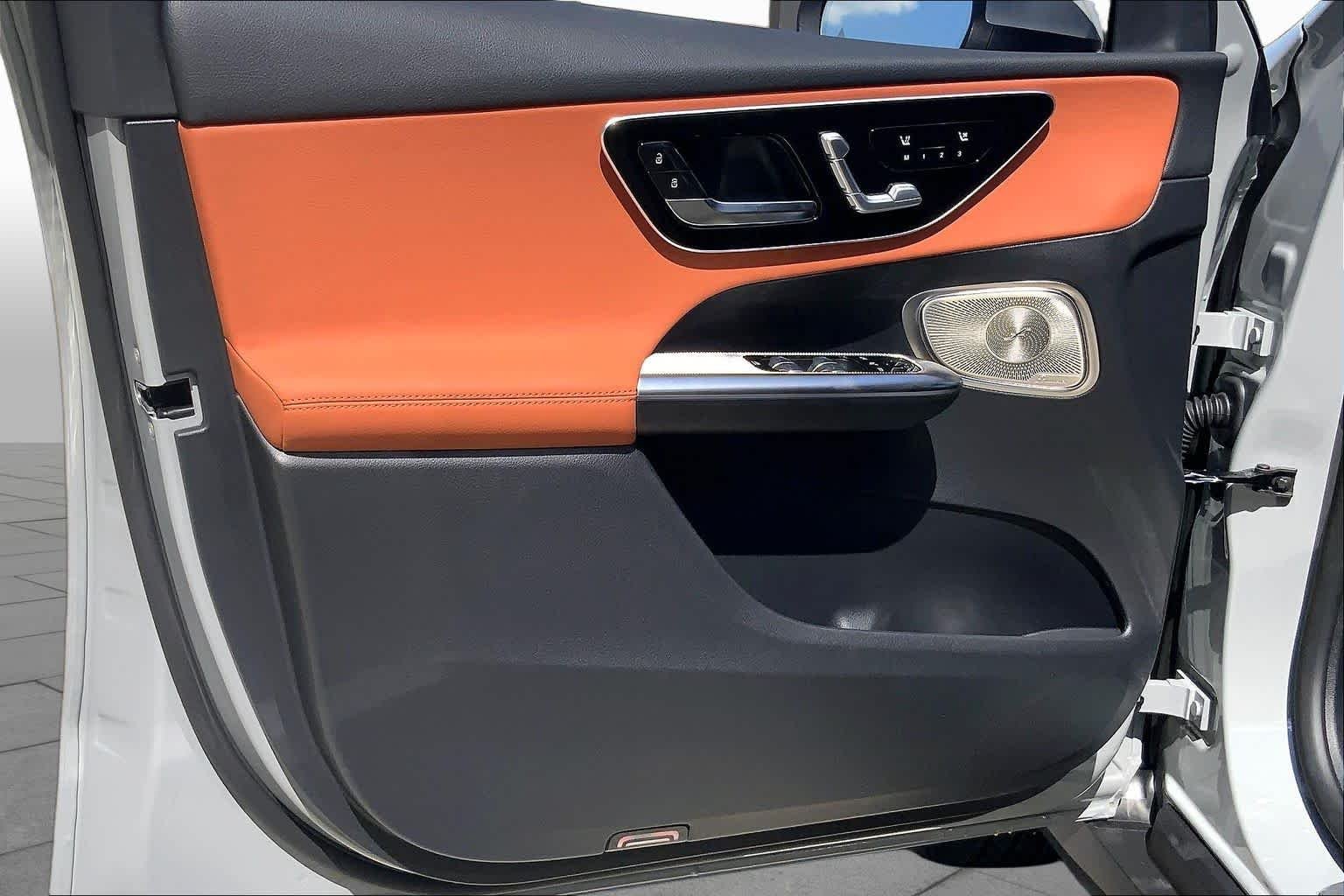 New 2027 MANUFAKTUR Alpine Grey Mercedes-Benz GLC 300 image 10