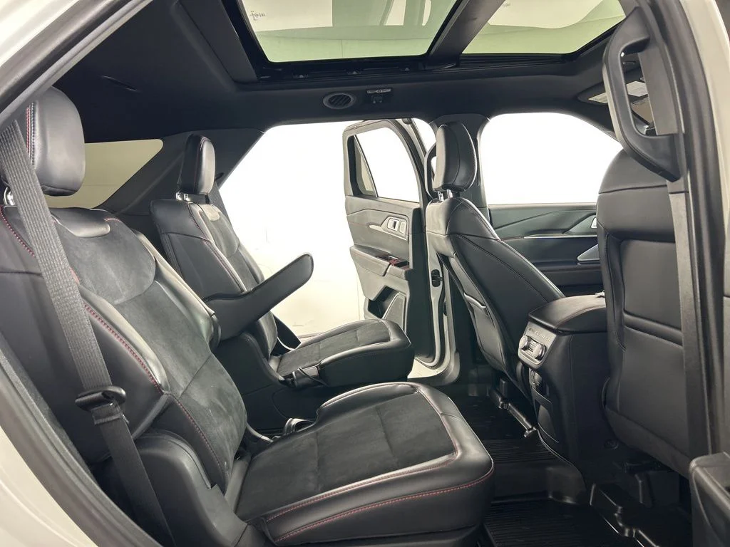 2025 Ford Explorer ST - Photo 36
