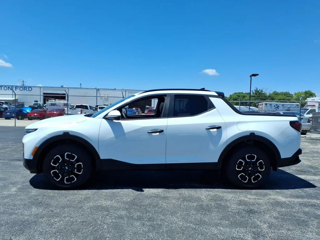 Used 2024 White Hyundai SEL image 7