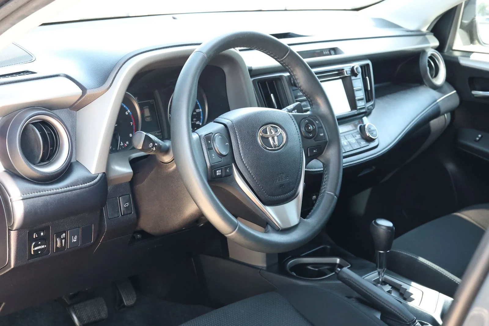 Used 2017 Gray Toyota XLE image 13