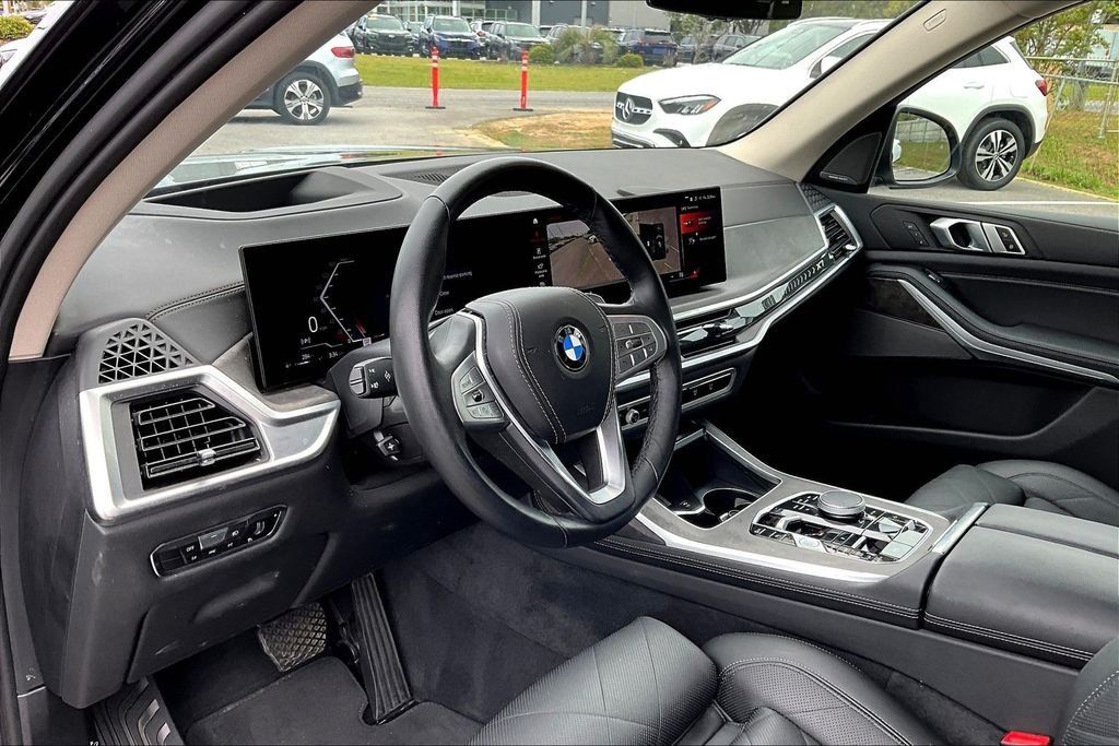 Used 2023 Black BMW xDrive40i image 14