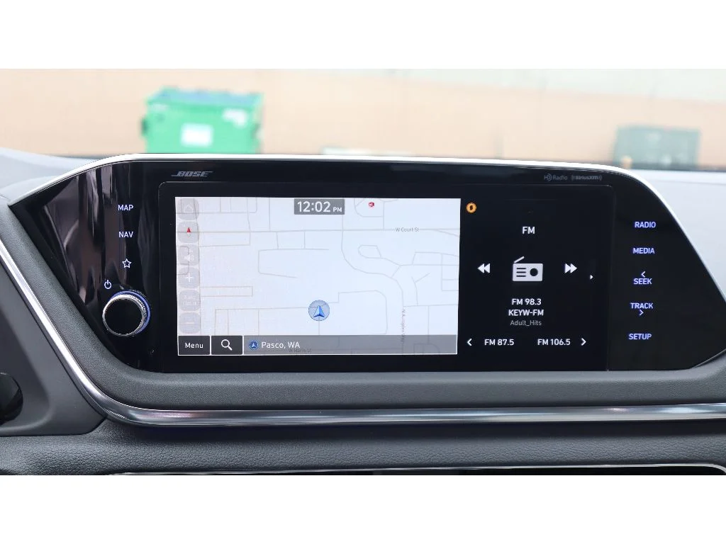 Used 2023 Serenity White Hyundai Limited image 19