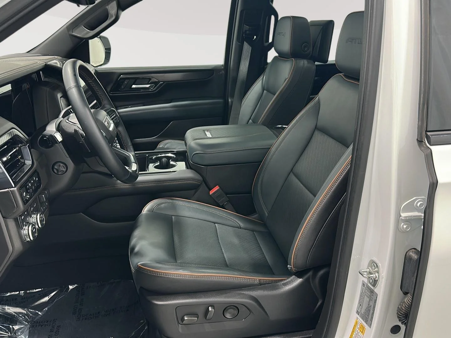 Used 2025 Summit White GMC AT4 image 17