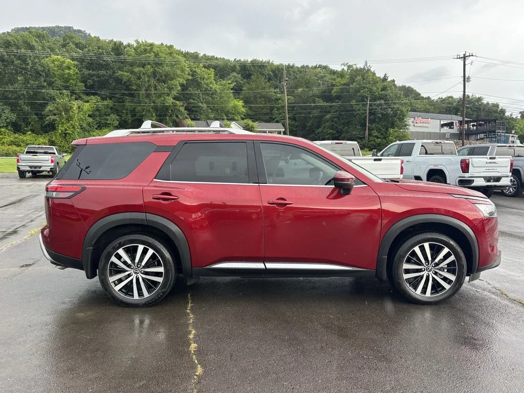Used 2025 Red Nissan Platinum image 5