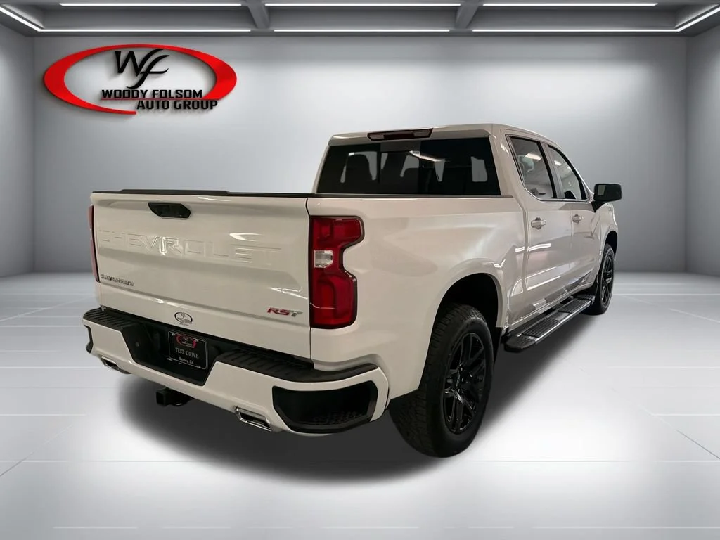 New 2026 Summit White Chevrolet RST image 6