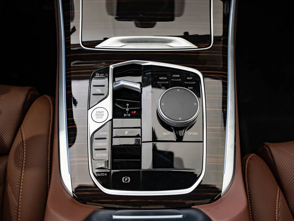 New 2026 Carbon Black Metallic BMW xDrive40i image 40