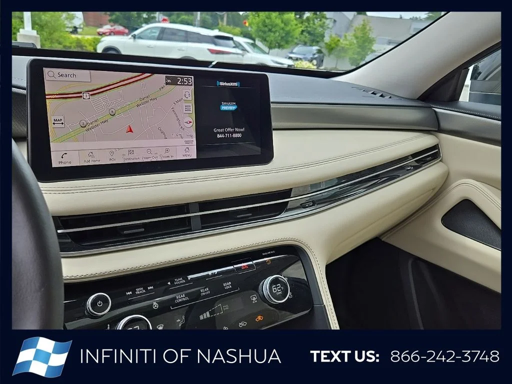 Certified Used 2024 White INFINITI LUXE image 30