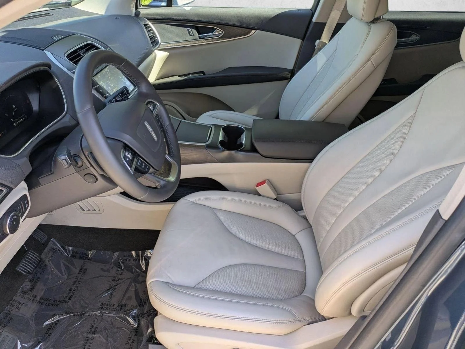Used 2019 Blue Diamond Metallic Lincoln Select image 16