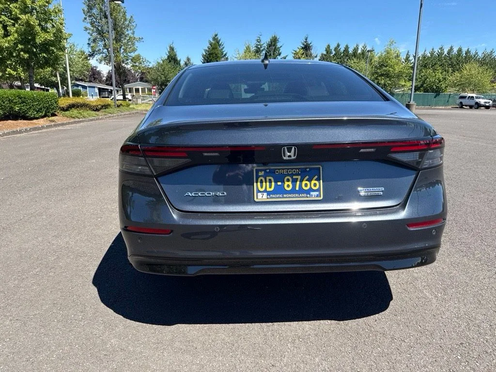 Used 2023 Canyon River Blue Metallic Honda Touring image 6