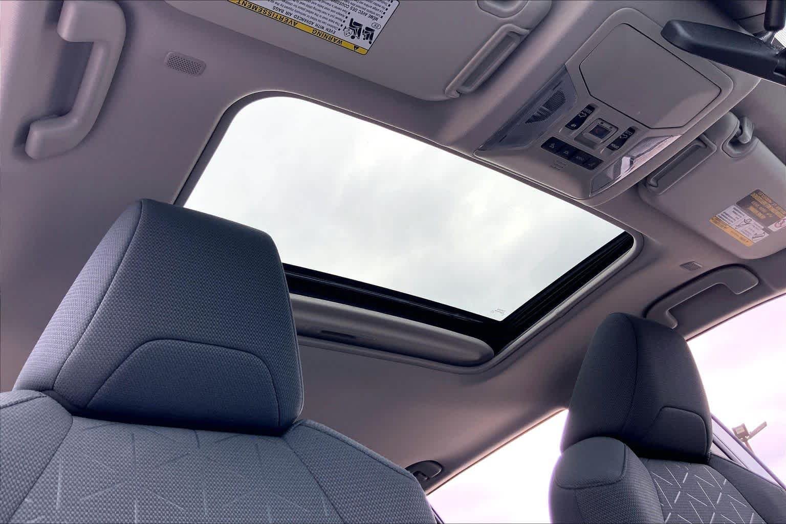 Used 2025 Ice Cap Toyota XLE image 14
