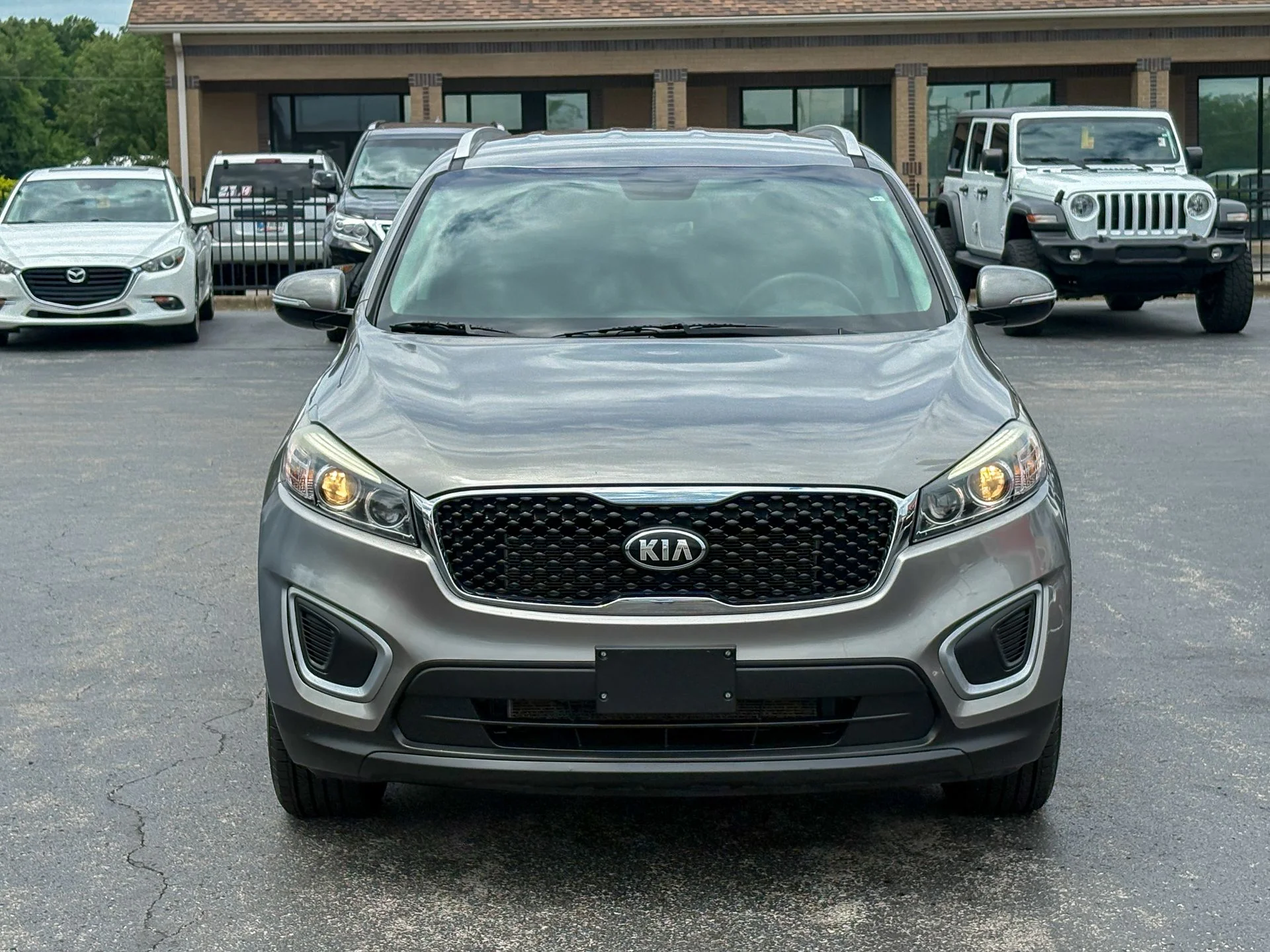 Used 2018 Silver Kia LX image 4