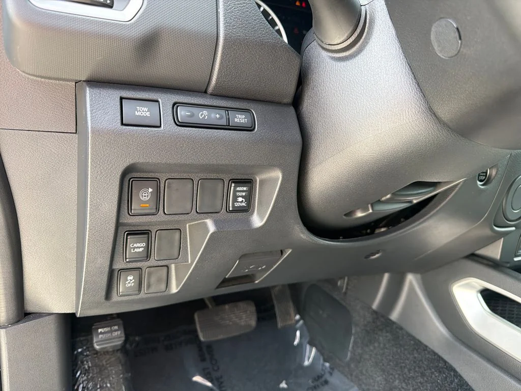 Used 2024 White Nissan SV image 18