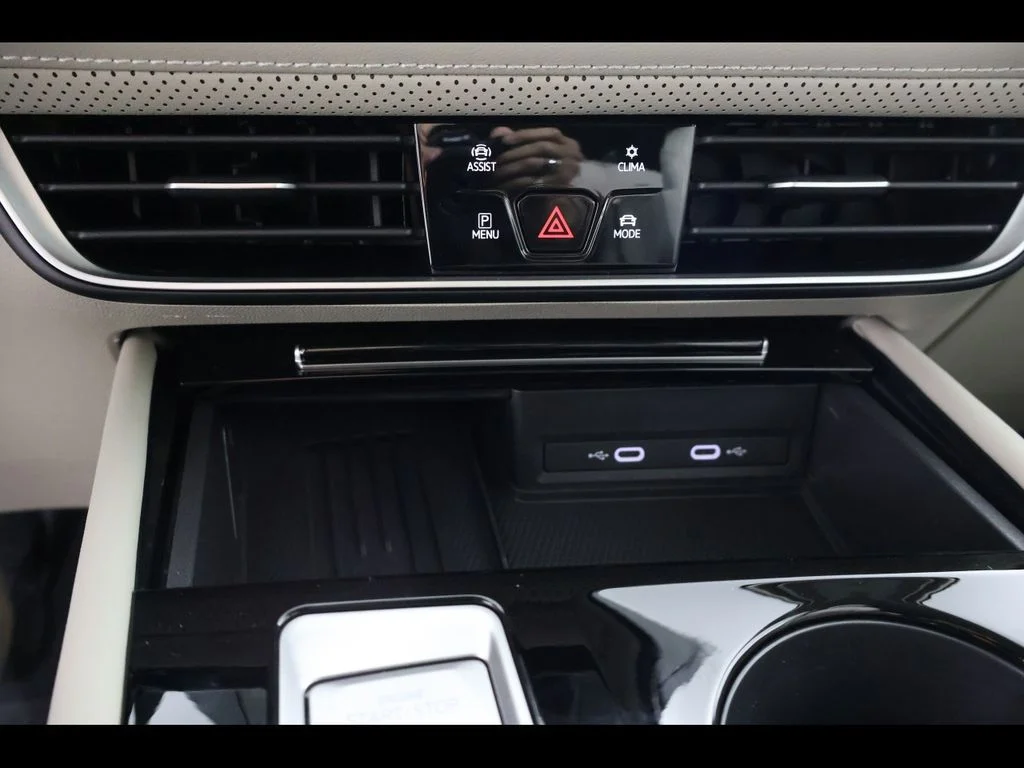 New 2026 Green Volkswagen 2.0T SE w/Technology image 18
