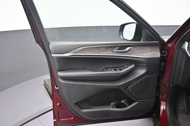 New 2026 Velvet Red Pearlcoat Jeep Altitude image 26
