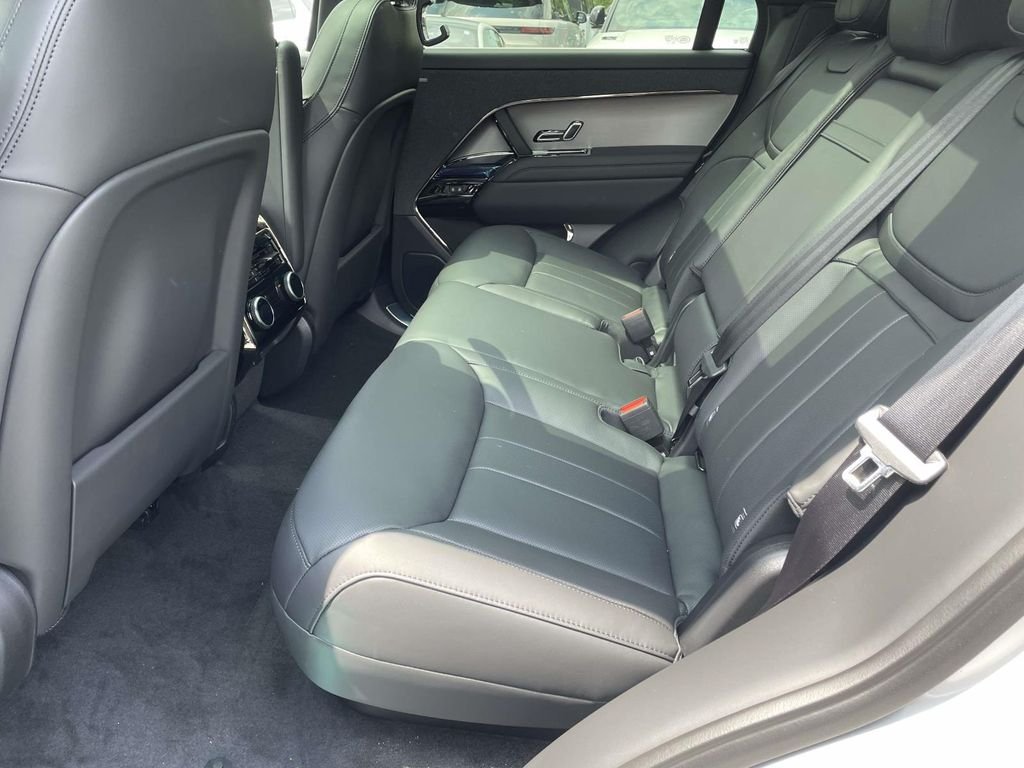 New 2026 Borasco Grey Land Rover SE image 16