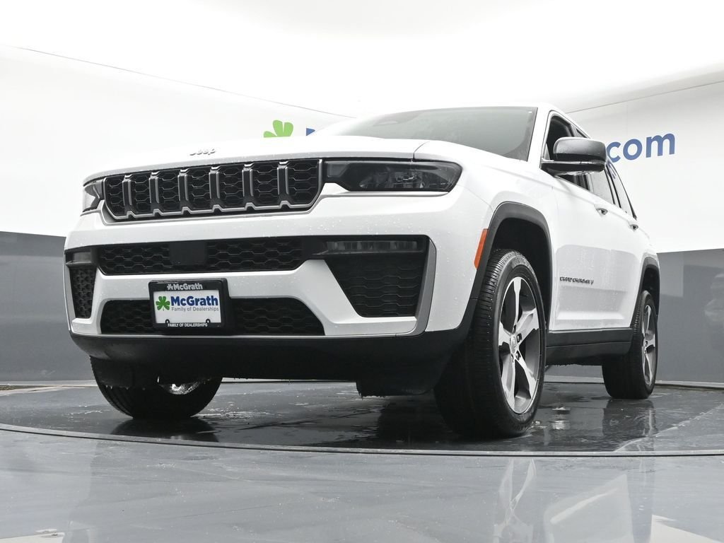 New 2026 Bright White Clear-Coat Exterior Paint Jeep Limited image 7