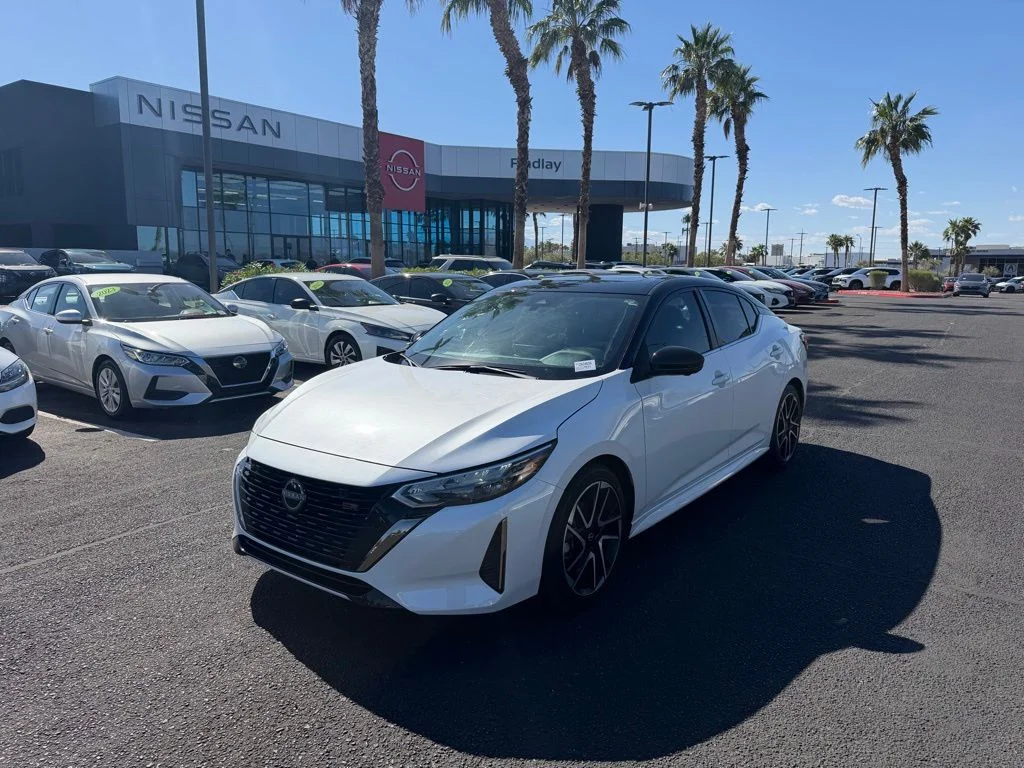 2024 Nissan Sentra SR CVT's photo