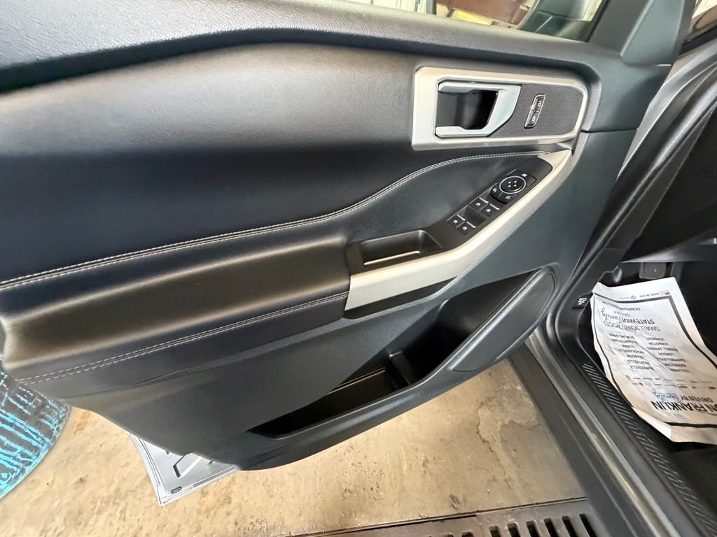 Used 2023 Gray Ford XLT image 11