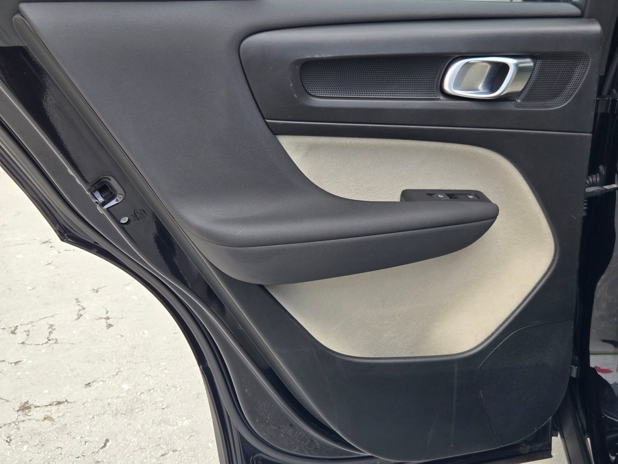 Used 2022 Denim Blue Metallic Volvo Momentum image 33