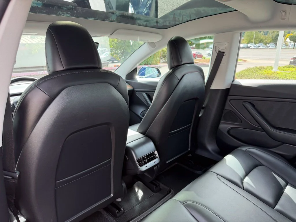 Used 2018 Blue Tesla Long Range image 29