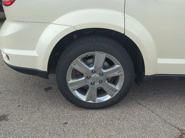 Used 2013 White Dodge Crew image 34