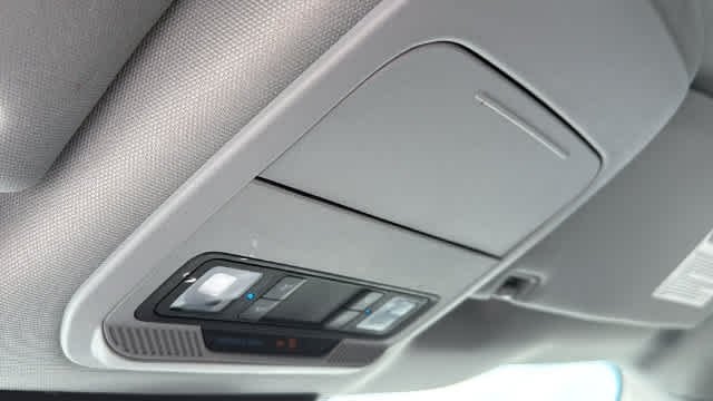 Used 2023 Oxford White Ford XLT image 20