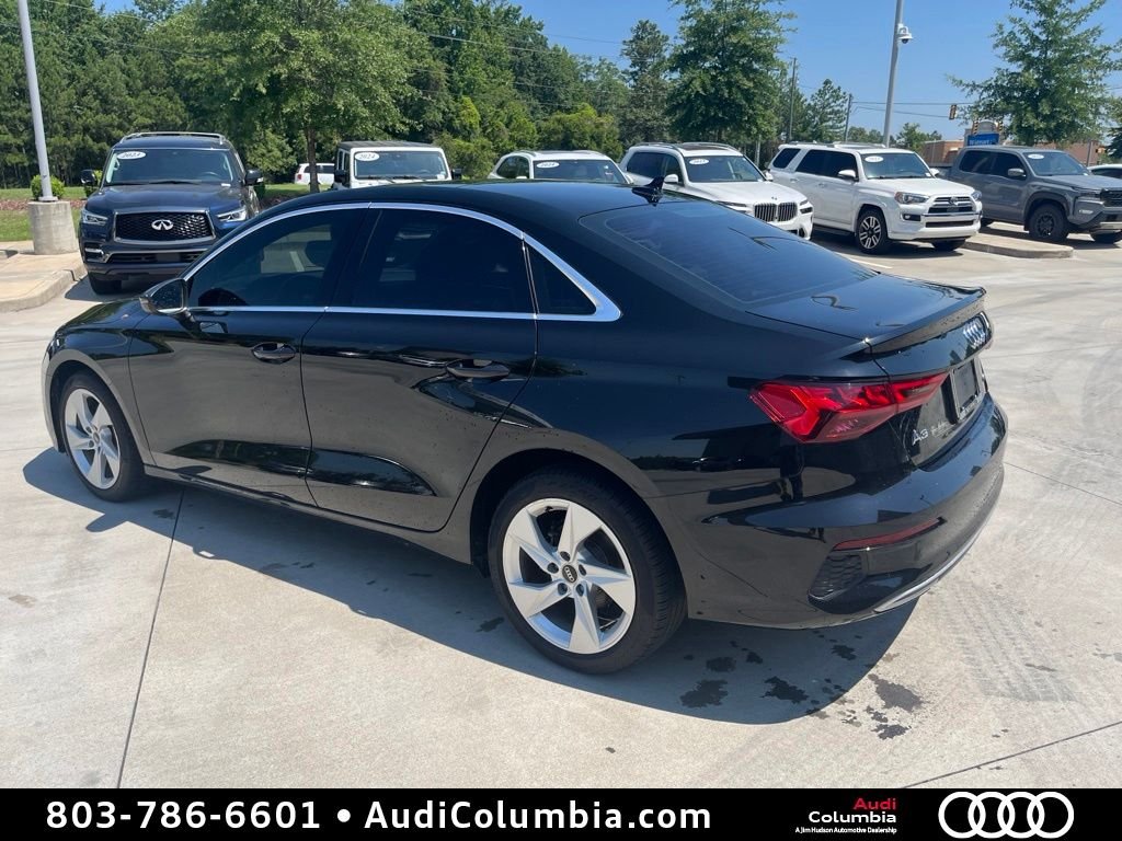 Used 2022  Audi 40 Premium image 3