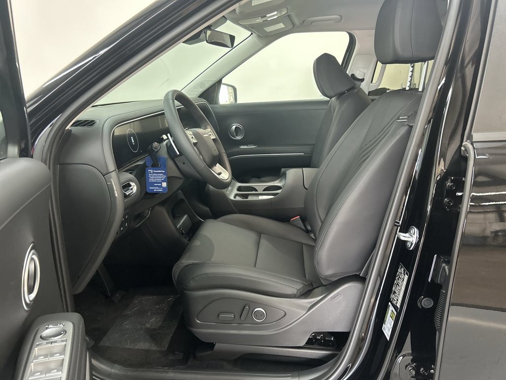 New 2026 Abyss Black Hyundai SEL 7P image 12